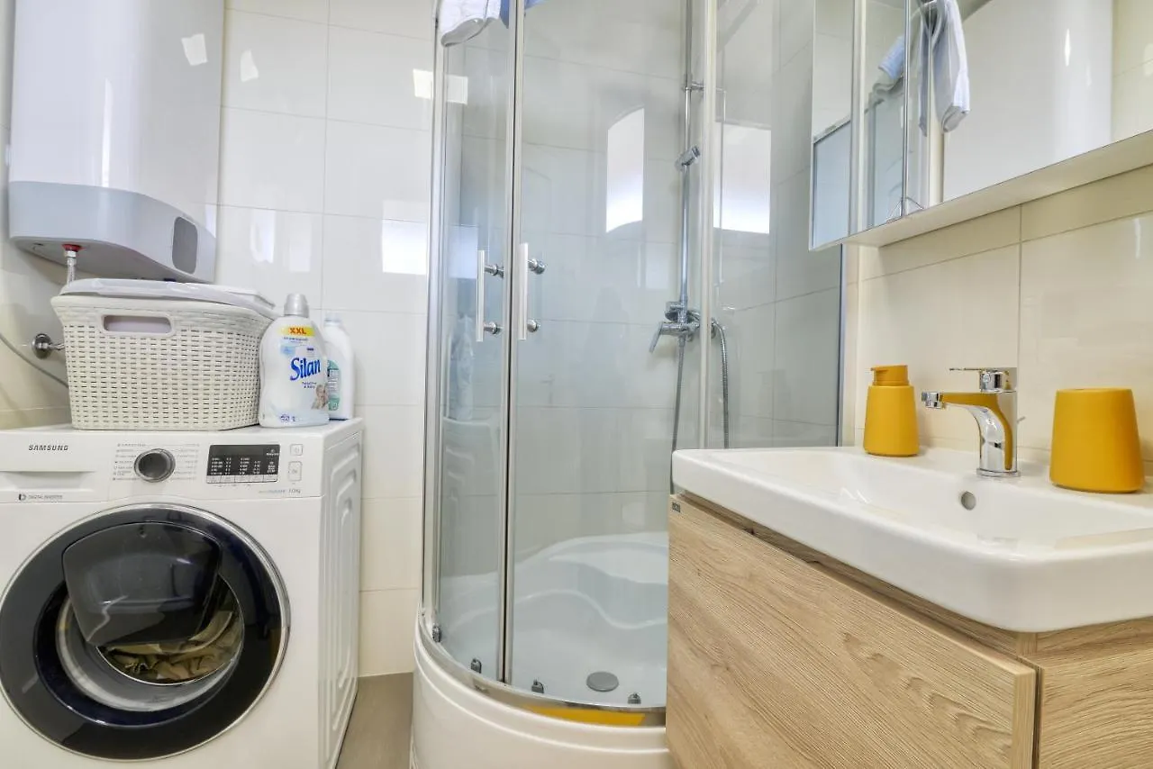 Studio Apartment Harbour Pula 0*,