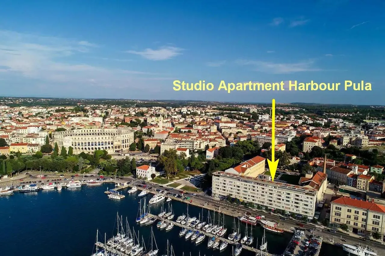 Studio Apartment Harbour Pola