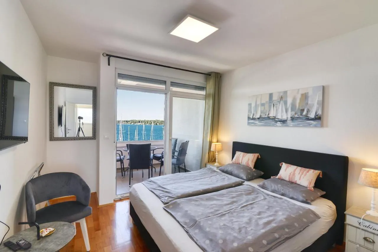 Studio Apartment Harbour Pula