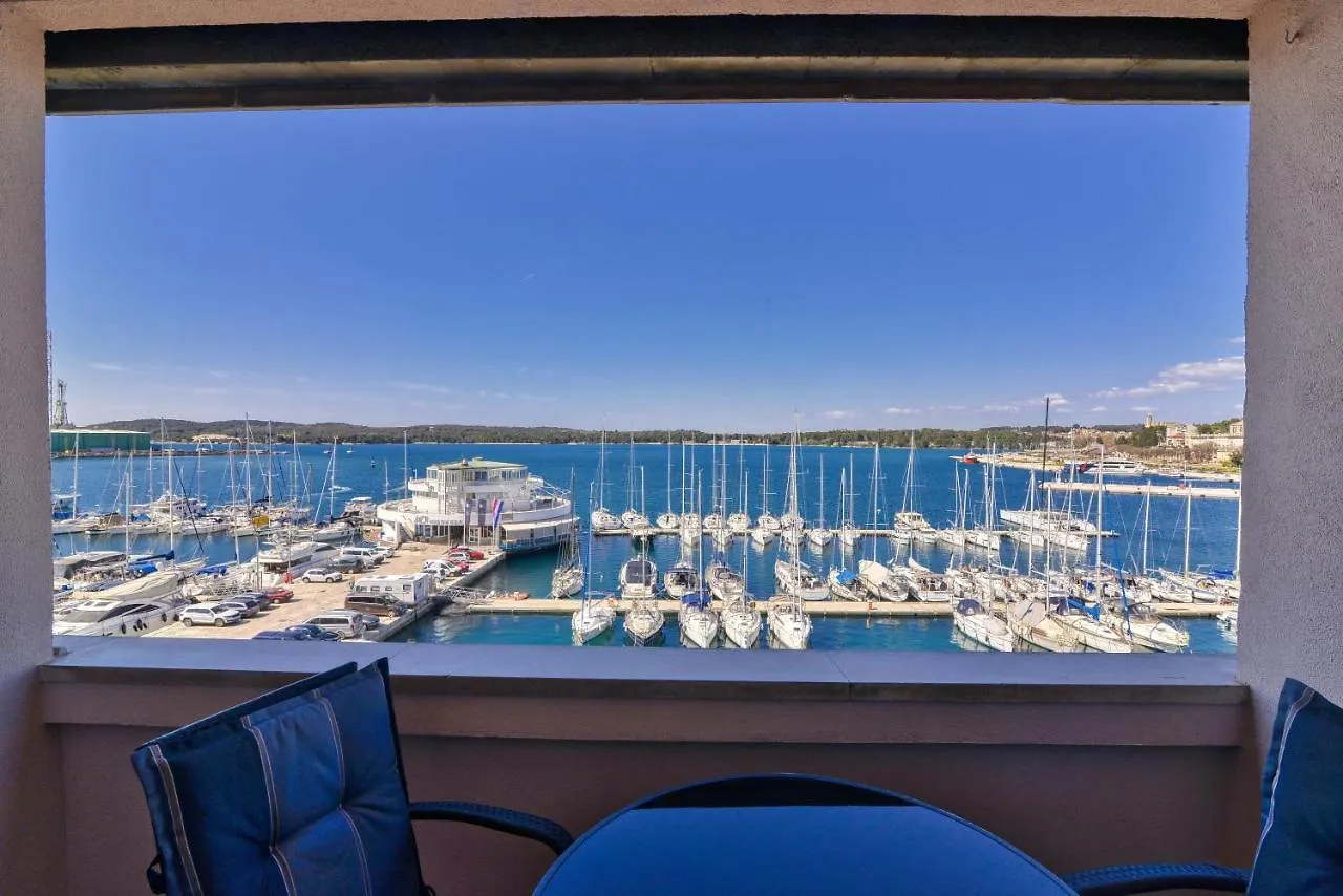 Studio Apartment Harbour Pula