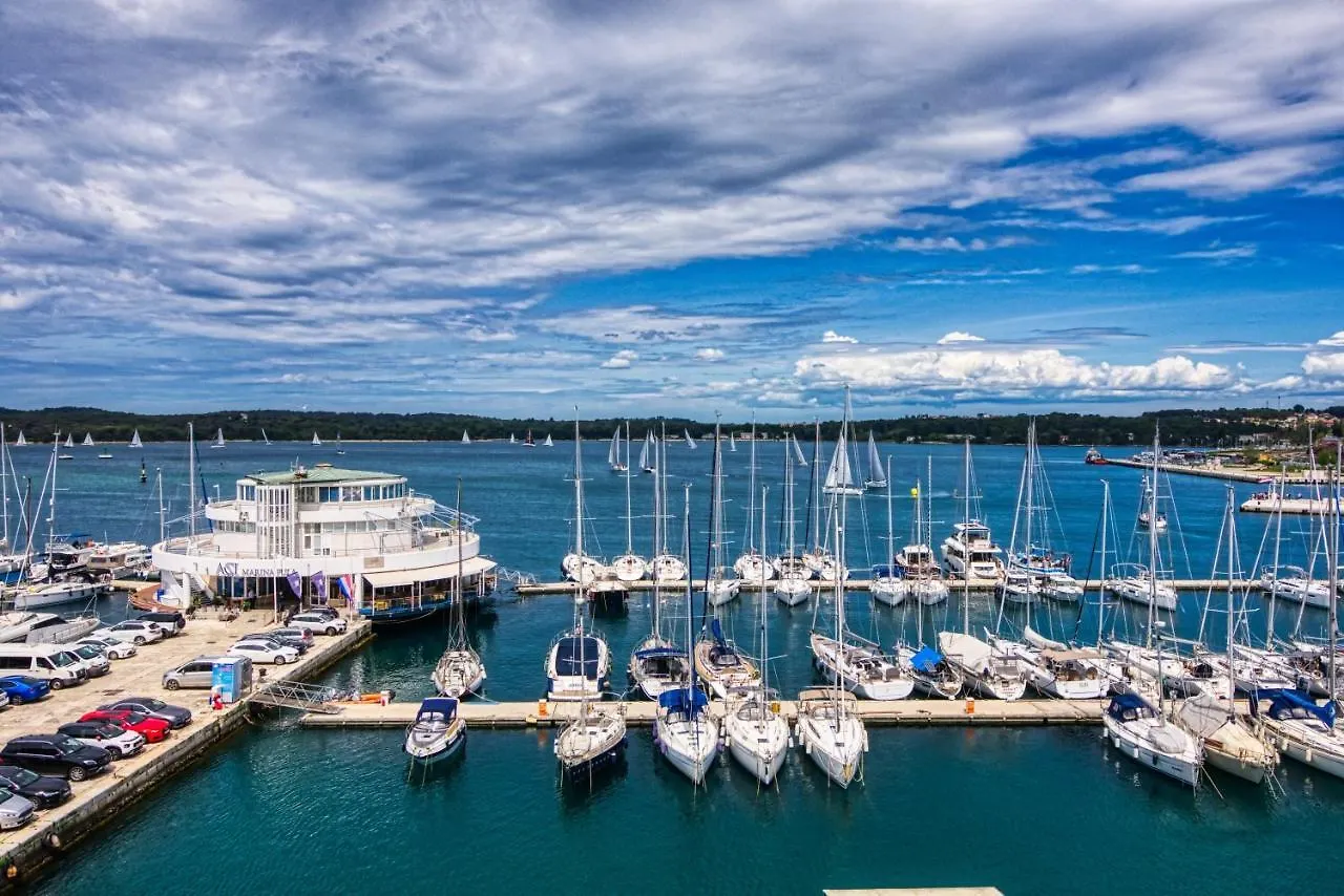 Studio Apartment Harbour Pola